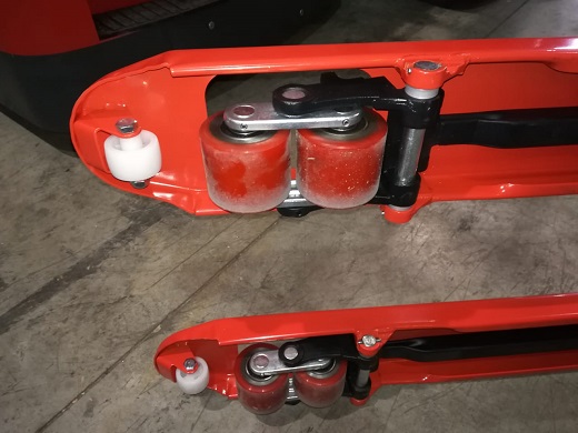 Гидравлическая тележка Noblelift DF25 550×1150 мм PU+PU тандем handle B