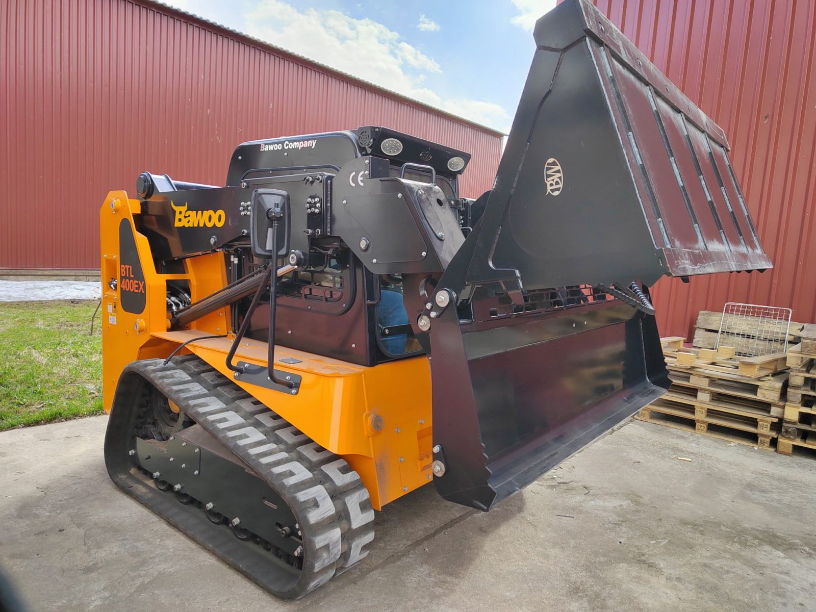 Мини-погрузчик на гусеничном ходу BAWOO BTL400 1320 кг