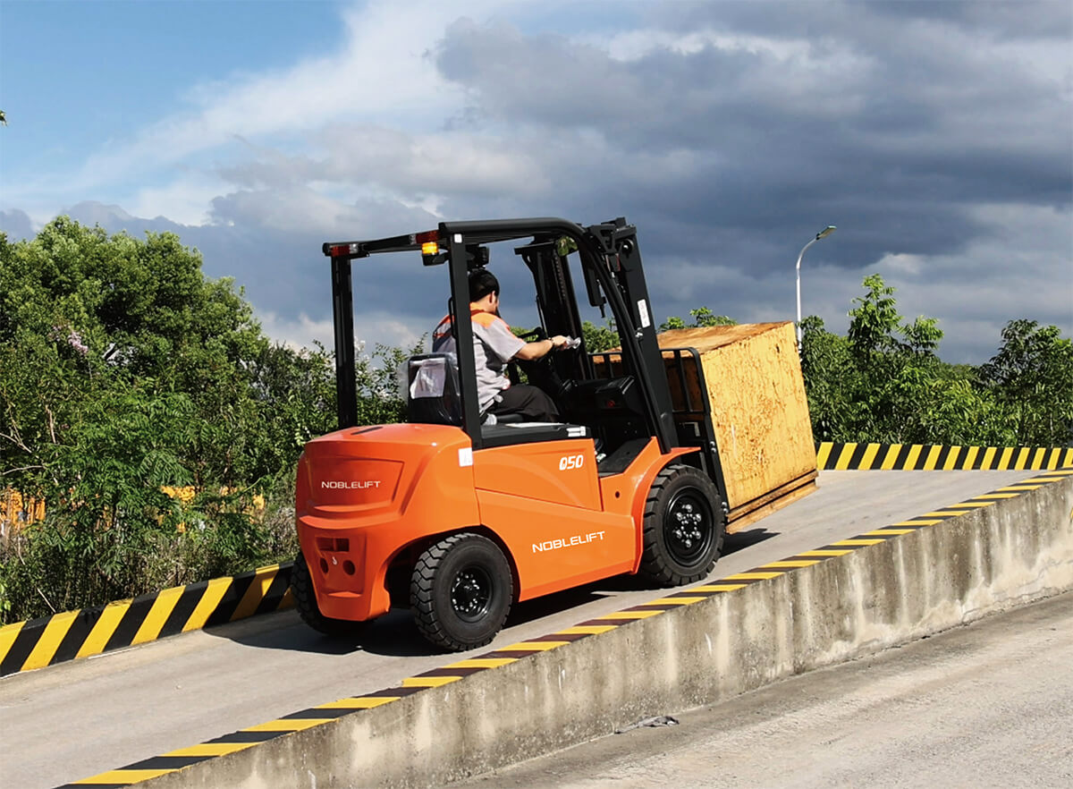 Электропогрузчик Noblelift FE4P45Q 4,5т | Комплектации, цены