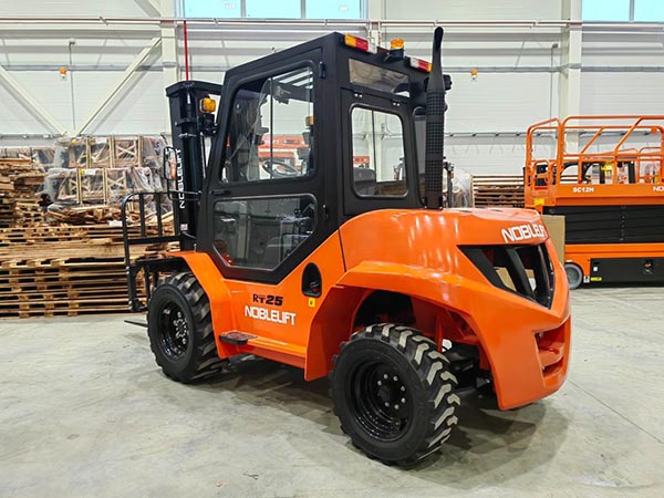 Дизельный погрузчик Noblelift FD4RT25 2500 кг