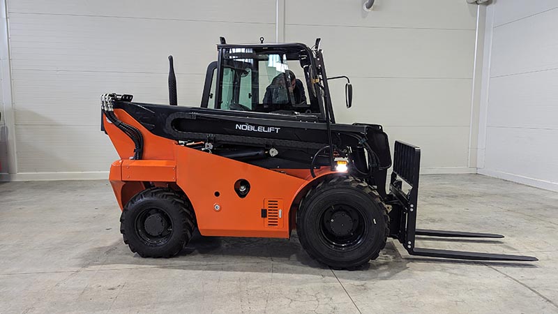 Мини телескопический погрузчик Noblelift FTH25N-50YM-4WD