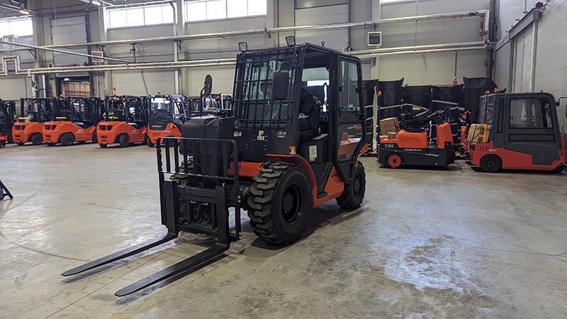 Мини телескопический погрузчик Noblelift FTH25N-50YM-4WD