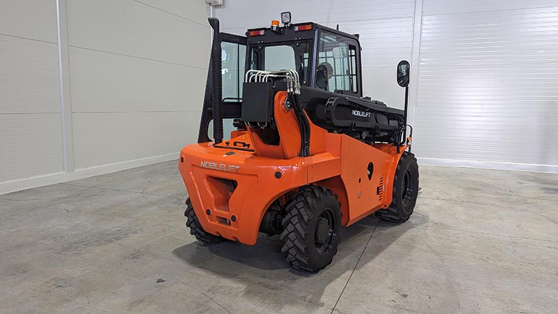 Мини телескопический погрузчик Noblelift FTH25N-50YM-4WD
