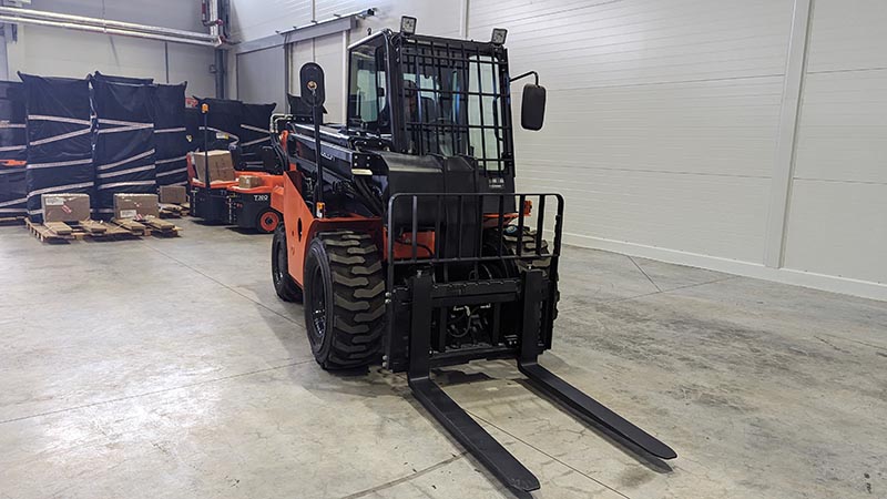 Мини телескопический погрузчик Noblelift FTH25N-50YM-4WD