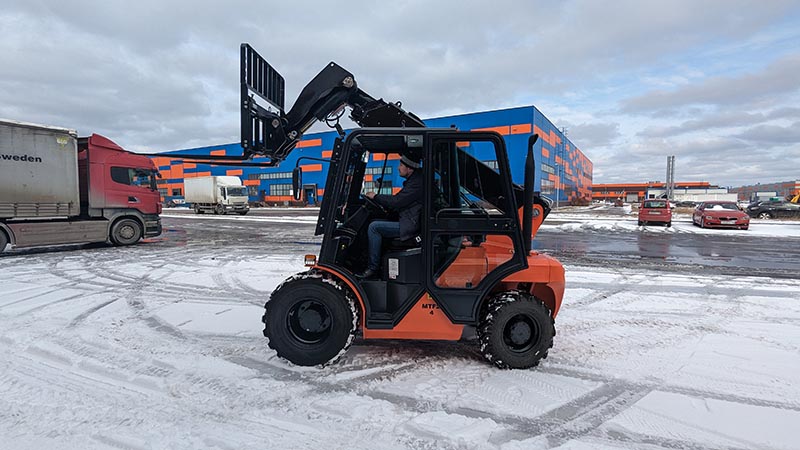 Мини телескопический погрузчик Noblelift FTH25N-50YM-4WD