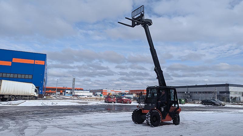 Мини телескопический погрузчик Noblelift FTH25N-50YM-4WD