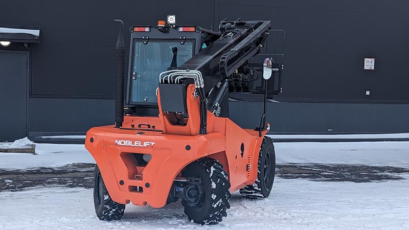 Компактный телескопический погрузчик Noblelift FTH25N-60YM-4WD