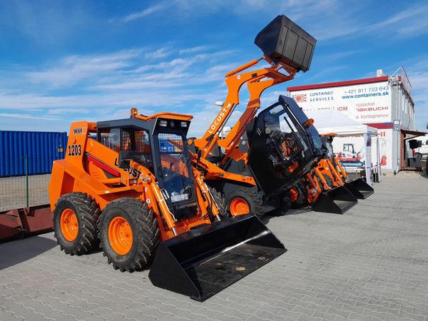 Скид-стир мини-погрузчик Locust L1203 1200 кг