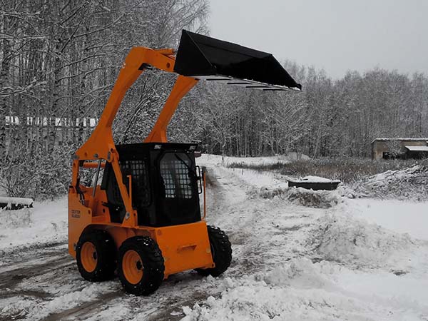 Минипогрузчик с бортовым поворотом BAWOO J57-HYUNDAI 850 кг