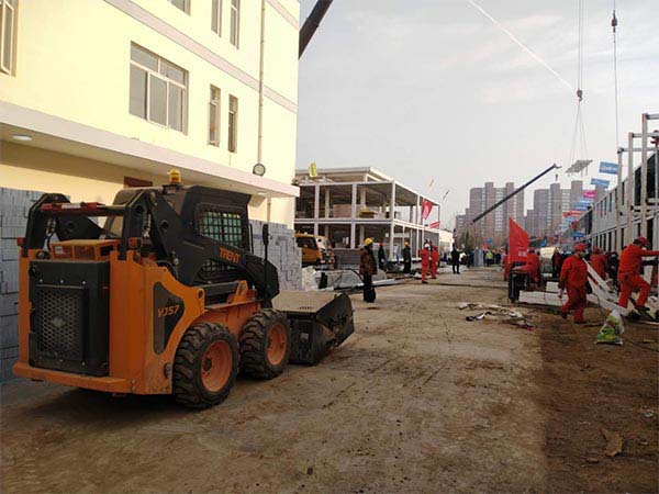 Минипогрузчик с бортовым поворотом BAWOO J57-HYUNDAI 850 кг